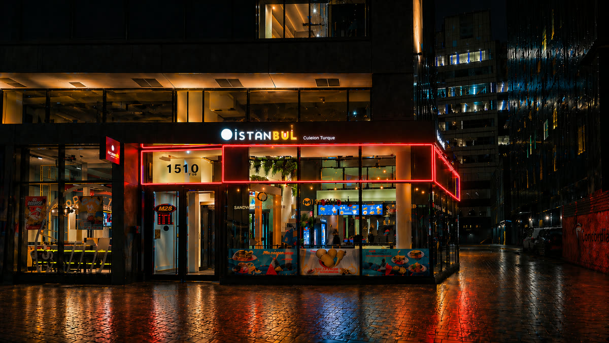 Istanbul Cuisine Turque illumin&eacute; en rouge